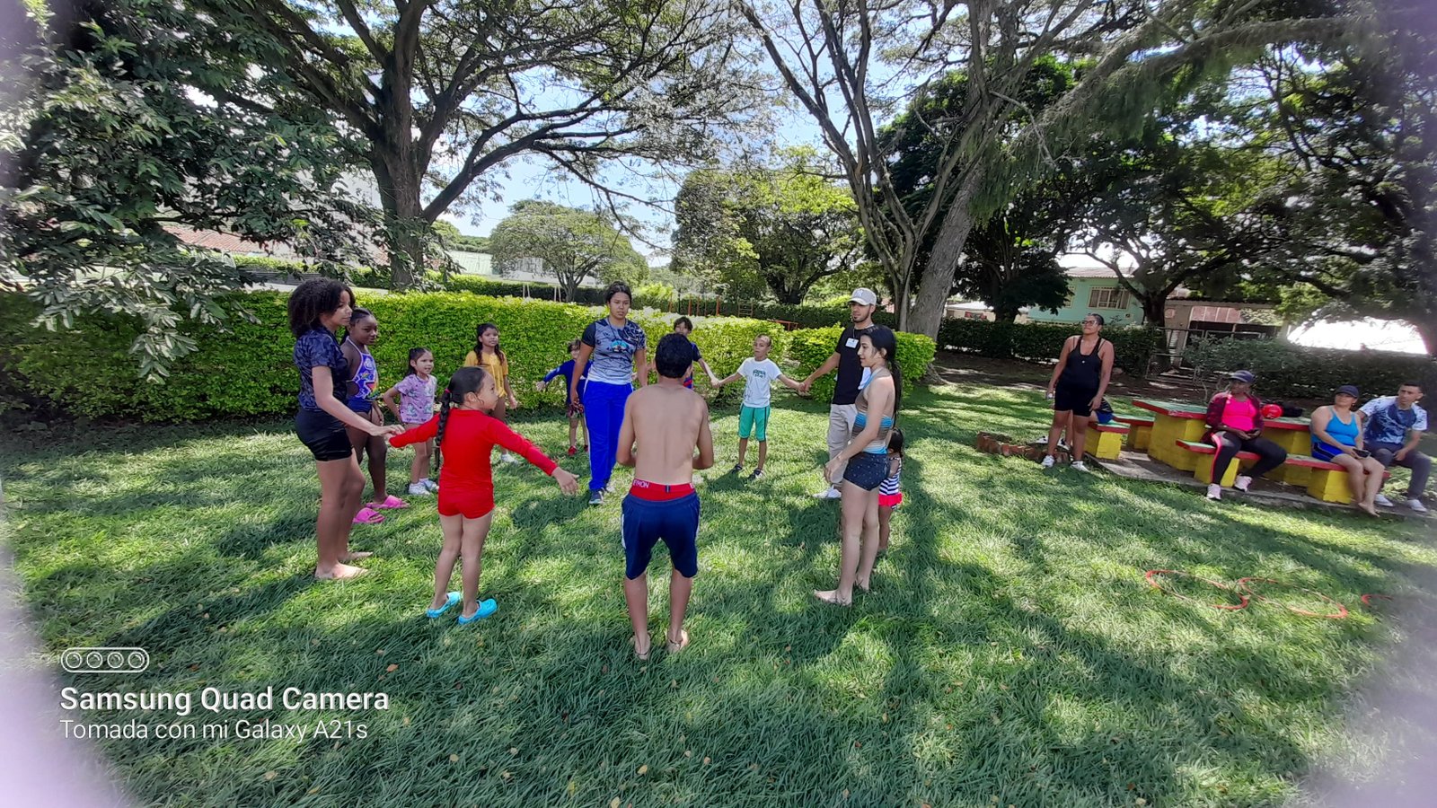 Jóvenes en actividad recreativa — Hogar Juvenil Campesino de Yotoco