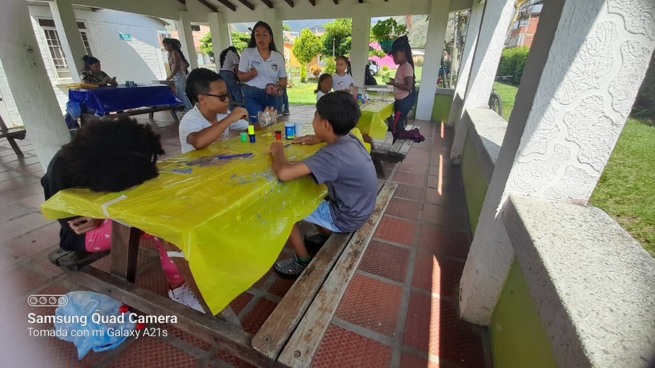 Taller reciclaje macetas